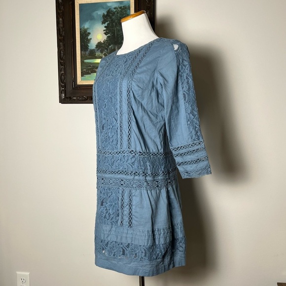 Cotton and Lace A&F Shift Dress - Picture 2 of 8